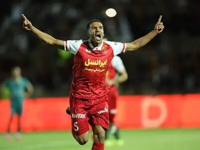 خداحافظی استقلالی سابق از هواداران پرسپولیس