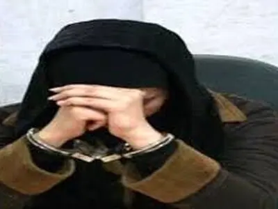کشف ۹۸ کیلو تریاک از یک قاچاقچی زن
