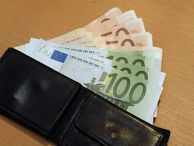 برگرداندن کیف پول گمشده توسط مأمور وظیفه‌شناس