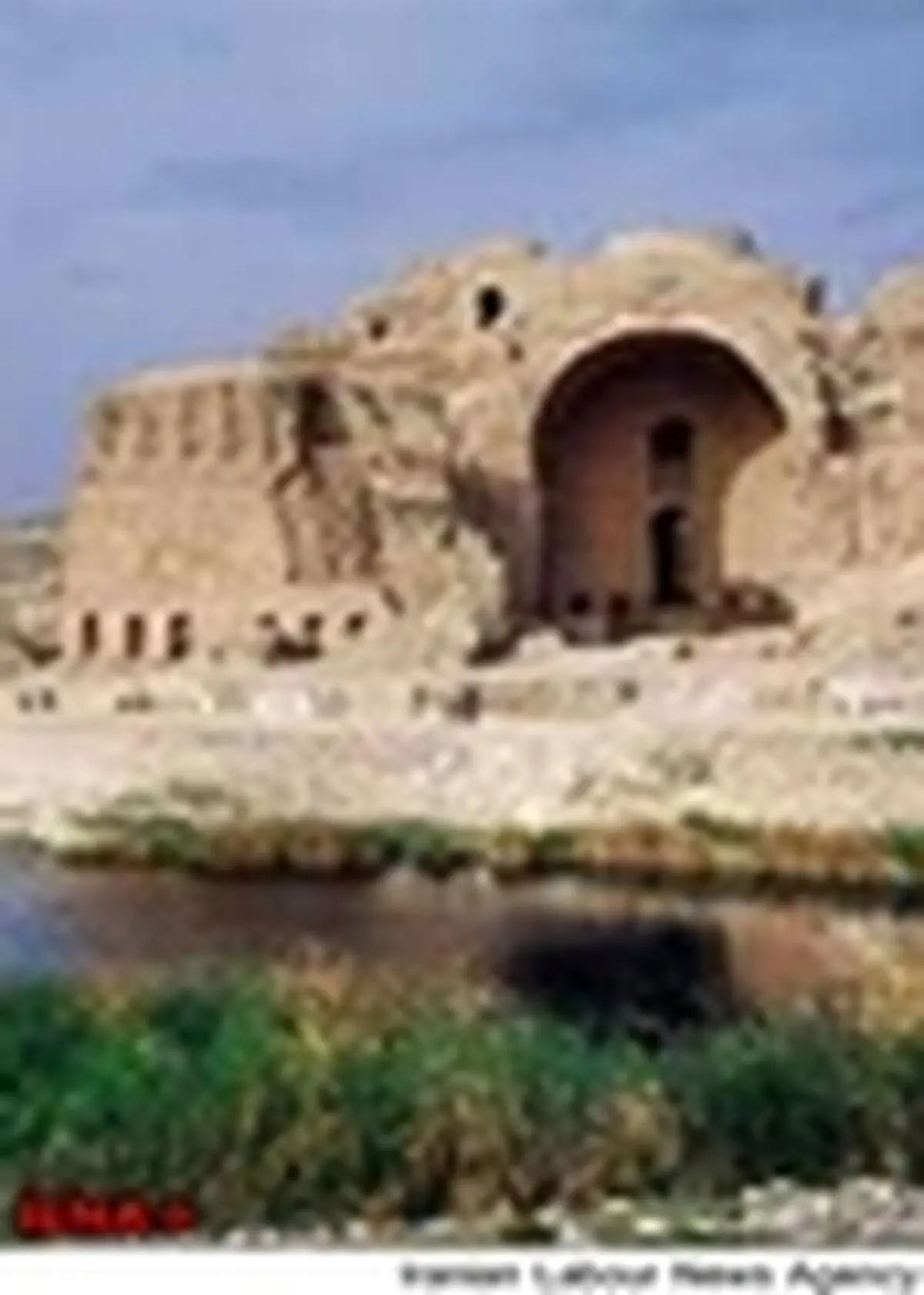 جاده عسلویه - شیراز برای کاخ اردشیر بابکان مشکلی ایجاد نمی‌کند
