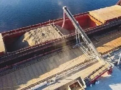 خروج ۱۲ کشتی حاملات غلات از بنادر اوکراین