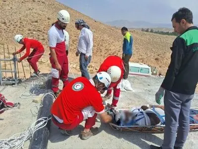 مصدومیت یک کارگر بر اثر سقوط از ارتفاع منبع آب 