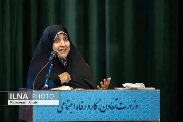 معاون امور زنان رئیس‌جمهور: پیگیرِ حل مسائل زنان در میز مشترک وزارت کار و معاونت زنان هستیم 
