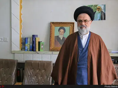 از نظر شرعی، ریاست جمهوری زنان اشکال ندارد/ منظور از «رجال» بعنوان شرط کاندیدای ریاست جمهوری، جنسیت مردانه نیست