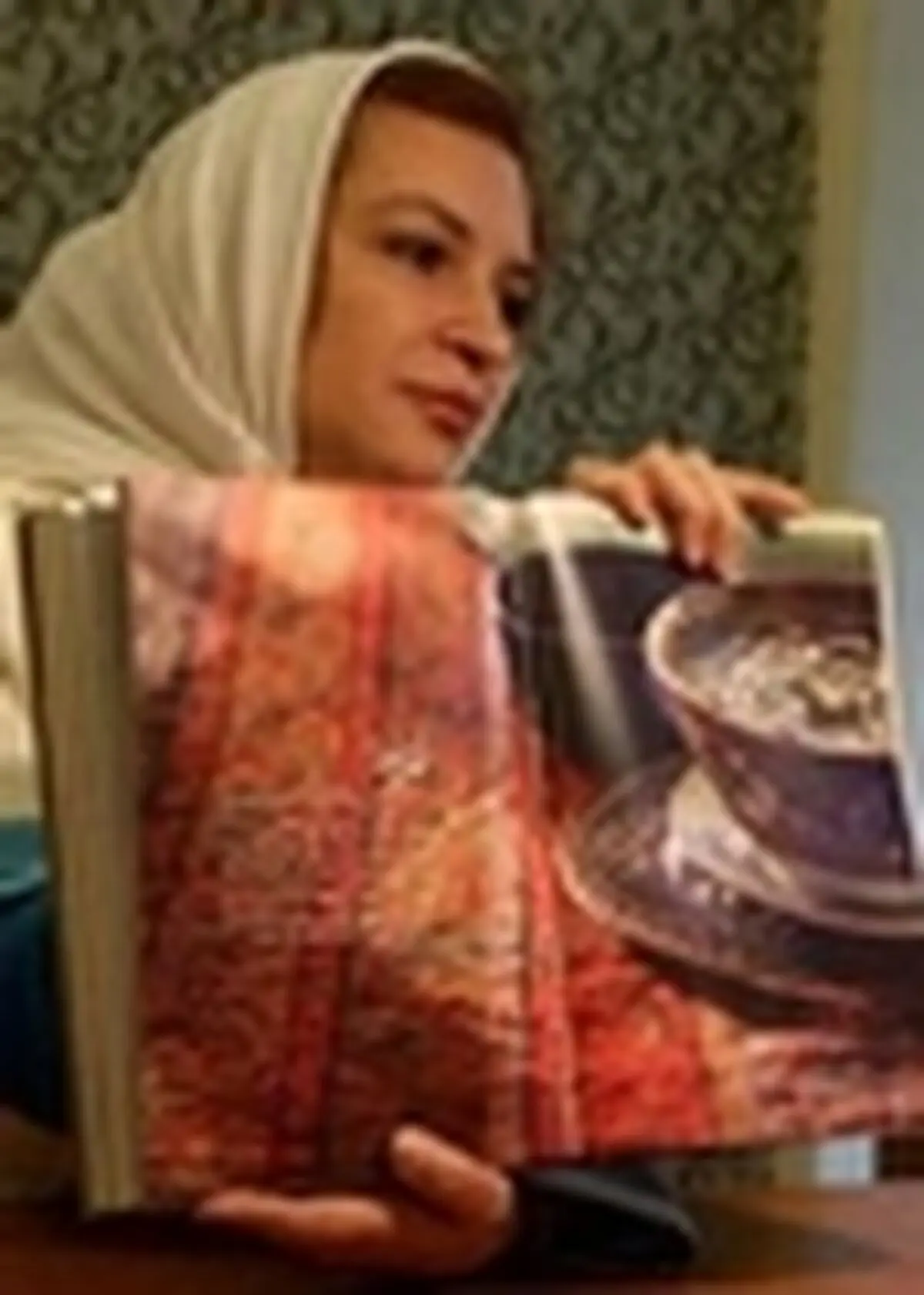 کتاب کیک و شیرینی‌های‌تر رونمایی شد