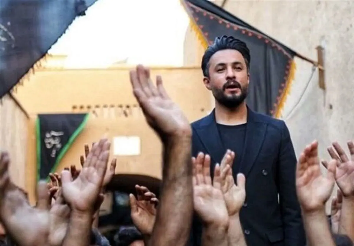خواننده مشهور برای مراسم تشییع راهی مشهد شد + عکس