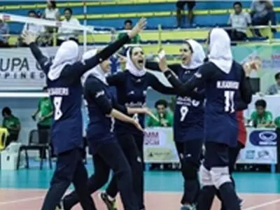منتخب سیدات ایران لکرة الطائرة یهزم بطل رومانیا
