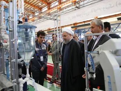 بازدید روحانی از نمایشگاه دستاوردهای شرکت مپنا