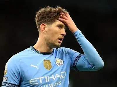 ویدئو: مکالمه تاکتیکی جان استونز و گواردیولا در قلب نبرد