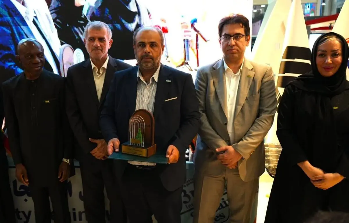 بیمه‌ دی غرفه برتر سومین نمایشگاه بین‌المللی شهر پایدار کیش شد