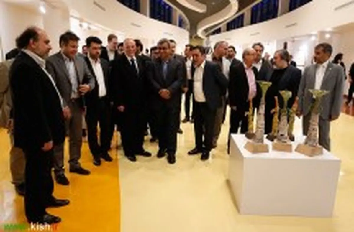 گشایش نمایشگاه کرنش به حافظ