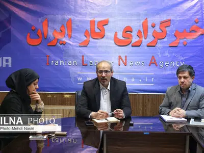 نماینده کارفرمایان: موافق اصلاح قانون کاریم، دولت بخشی از هزینه‌ها را بپردازد/ نماینده کارگران: لطفاً مغلطه نکنید! ما تورم سبد معاش را در افزایش  حداقل مزد مطالبه می‌کنیم!