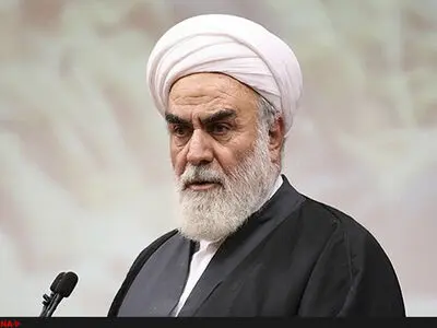 عیادت رئیس‌دفتر رهبر انقلاب از عضو جامعه مدرسین حوزه علمیه قم
