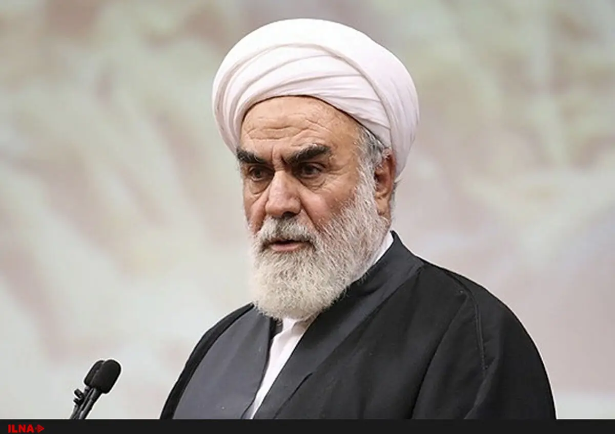 حجت‌الاسلام محمدی‌ گلپایگانی از آیت‌الله مؤمن عیادت کرد
