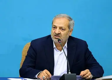 واکنش وزیر به شایعه الزام دانش‌آموزان به نصب پلاک حاوی نام