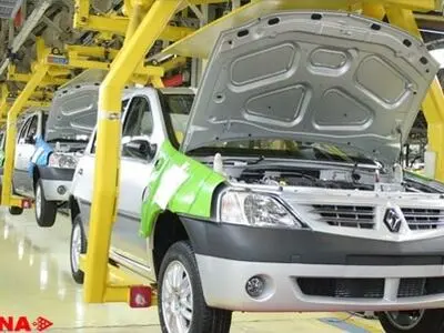 Iranian carmakers saddled with $1.4 billion debt