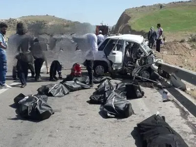 ۸ فوتی و یک مصدوم بر اثر برخورد ۲ خودرو در جاده کرمانشاه به ایلام