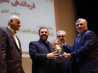 کمیته امداد امام خمینی(ره) فارس دستگاه برتر سومین رویداد استانی جوانی جمعیت شد