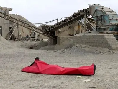 مرگ کارگر ۵۰ ساله بر اثر سقوط در دستگاه سنگ‌شکن