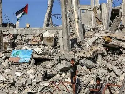 این دختر فلسطینی با خواهری بر دوش‌، به کجا می‌رود؟ + فیلم