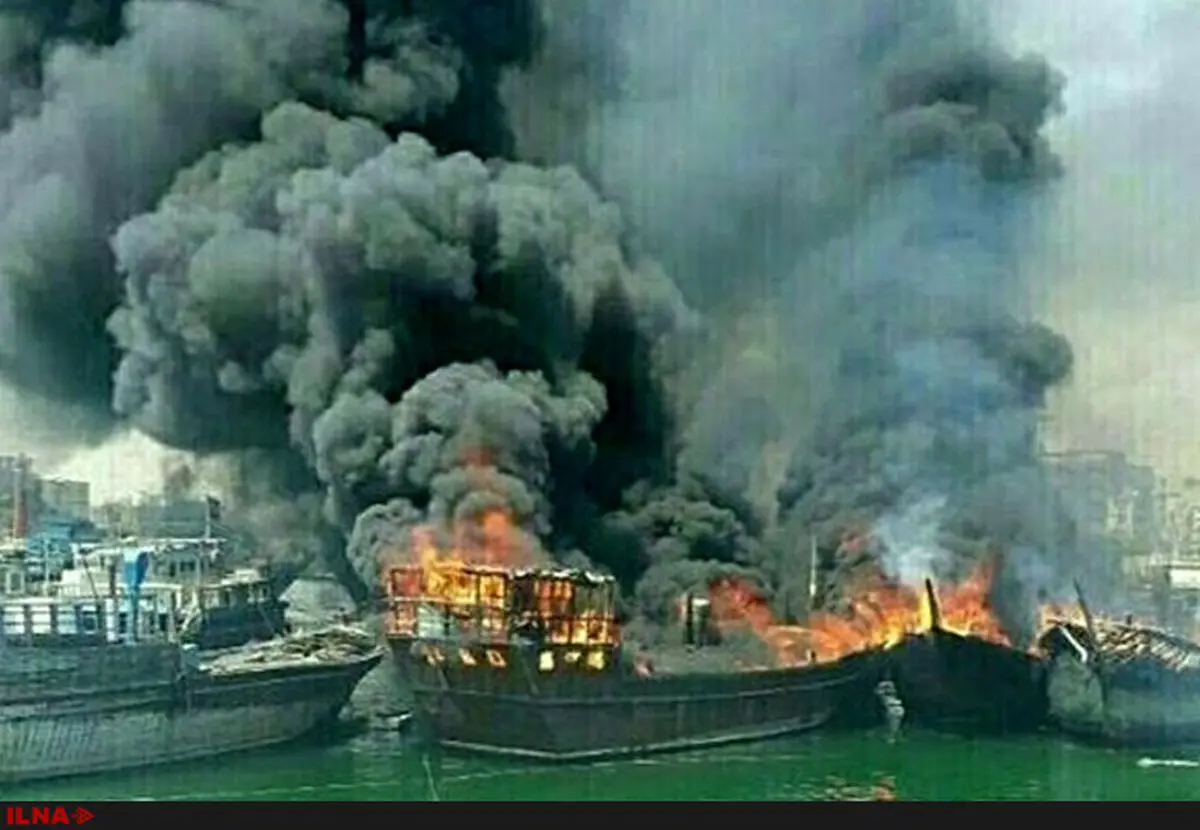 آتش سوزی در اسکله بندر کنگان/ ۷ آتش‌نشان و ۳ ملوان مصدوم شدند