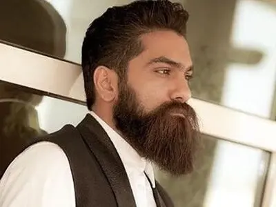 علی زندوکیلی در اختتامیه جشنواره کوتاه فیلم کوتاه می‌خواند