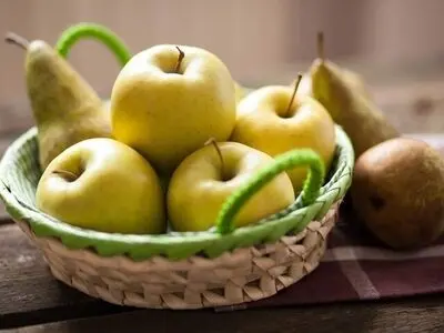 یبوست دارید؟؛ این ۳ میوه پاییزی را به رژیم غذایی‌تان اضافه کنید