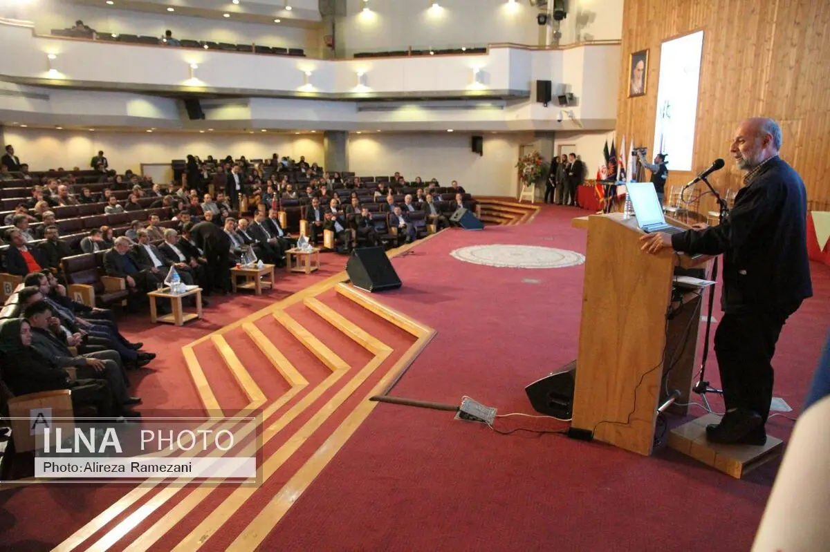 دولتمردان  برای حمایت از تولید کننده و مصرف کننده پا پیش بگذارند