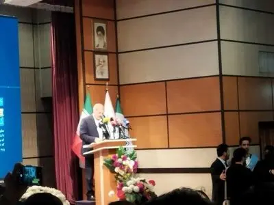 تحول در برنامه‌ی درسی ۷ سال زمان می‌برد/ برخی دانشجویان هنگام سخنرانی وزیر، سالن را ترک کردند