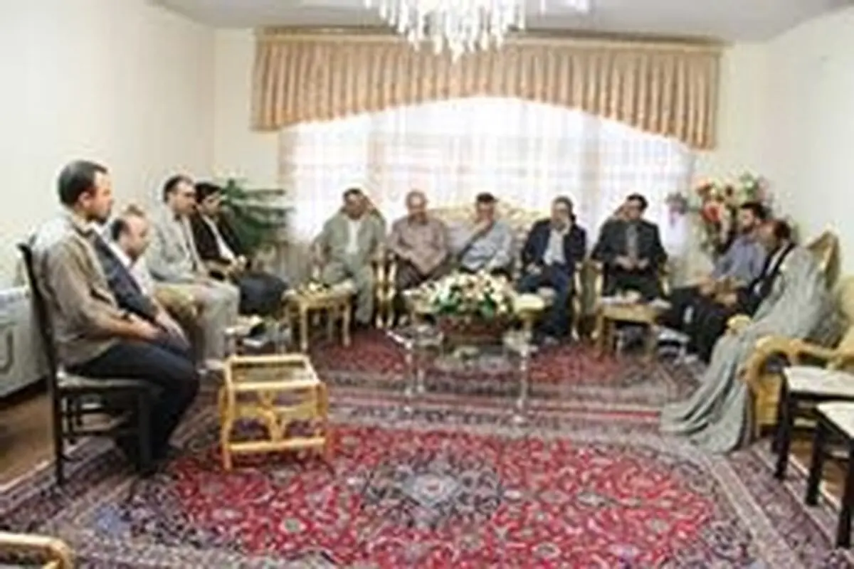 سرفرازی مسئولان نظام موجب دلخوشی خانواده شهداست