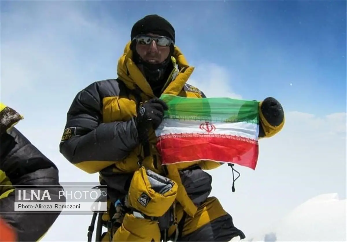 کوهنورد ایرانی بدون کپسول اکسیژن مصنوعی، اورست را فتح کرد