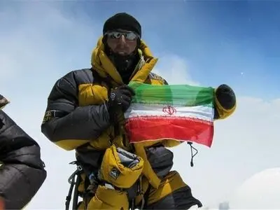 کوهنورد ایرانی بدون کپسول اکسیژن مصنوعی، اورست را فتح کرد