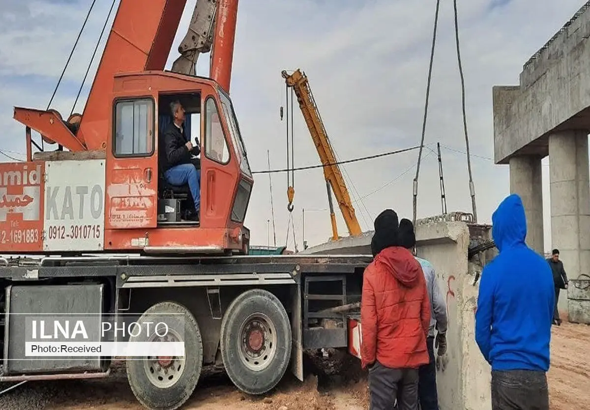 ساخت پل راه آهن آبیک از سر گرفته شد