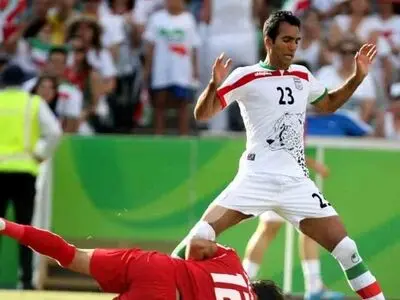 مهرداد پولادی تماشاگر ویژه دیدار ایران (عکس)