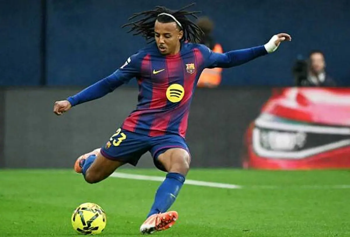 بارسلونا آماده بررسی پیشنهادها برای مدافع فرانسوی