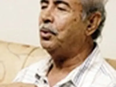 مشکل ادبیات؛ جنگ میان جناح راست و چپ است