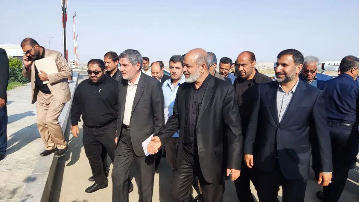 وزیر کشور از نقاط زلزله زده جنوب فارس بازدید کرد 