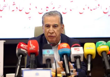 ضرورت بازنگری در نظام گمرکی و ایمن‌سازی بنادر؛ تأکید رئیس اتاق بازرگانی ایران در نشست هرمزگان +فیلم
