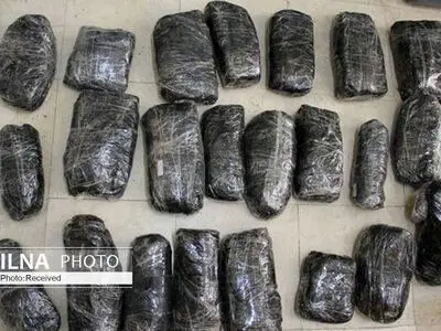 موادفروشی یک زوج در پوشش فعالیت خانوادگی 