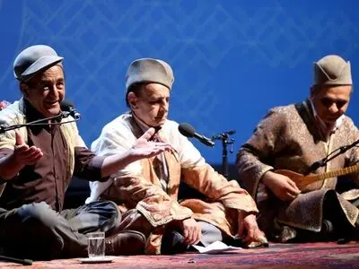 هنوز هستیم و شاید قرن‌ها بمانیم