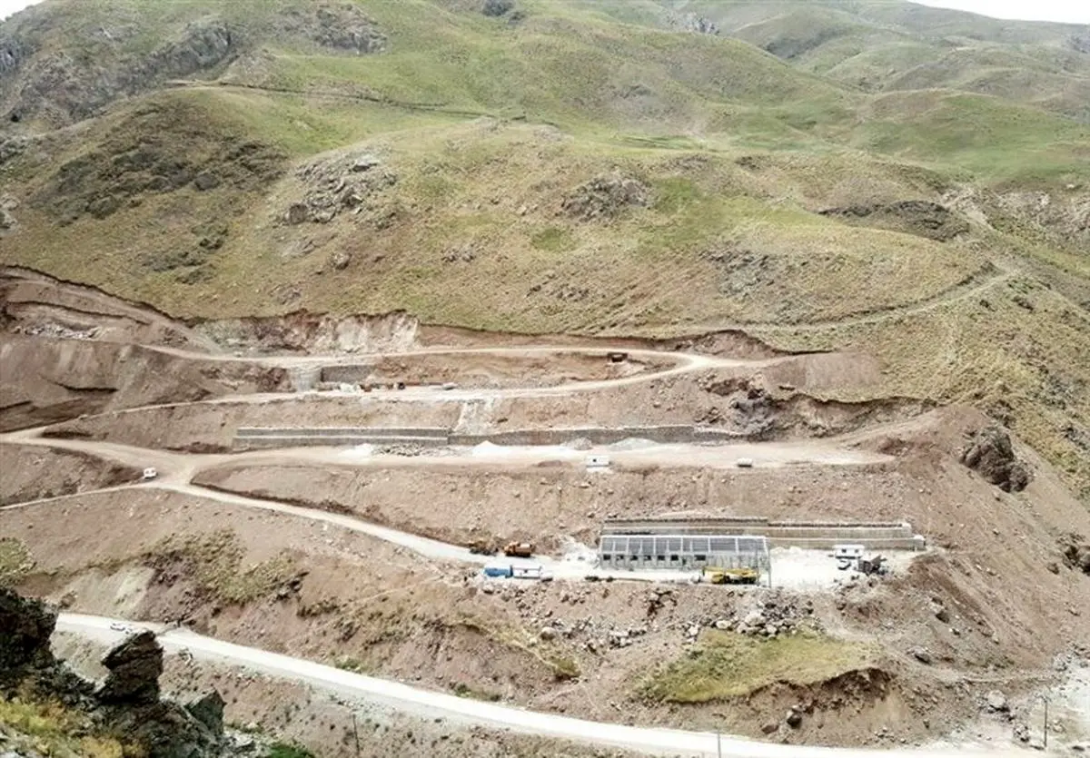 حادثه معدن در روستای «آزاد بر» جاده چالوس/ احتمال محبوس شدن ۴ نفر از کارگران 