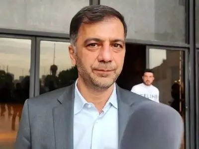 کریمی: تاجرنیا به جای حاشیه، مشکلات استقلال را حل کند