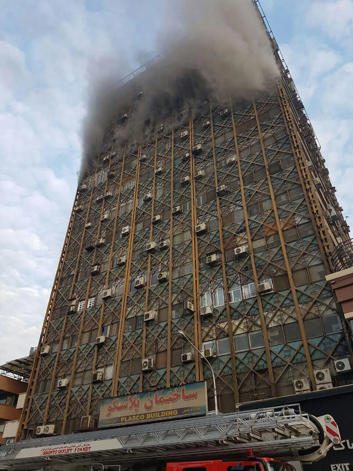 اعلام آمادگی استاندار گیلان برای کمک به امدادرسانی در حادثه پلاسکو