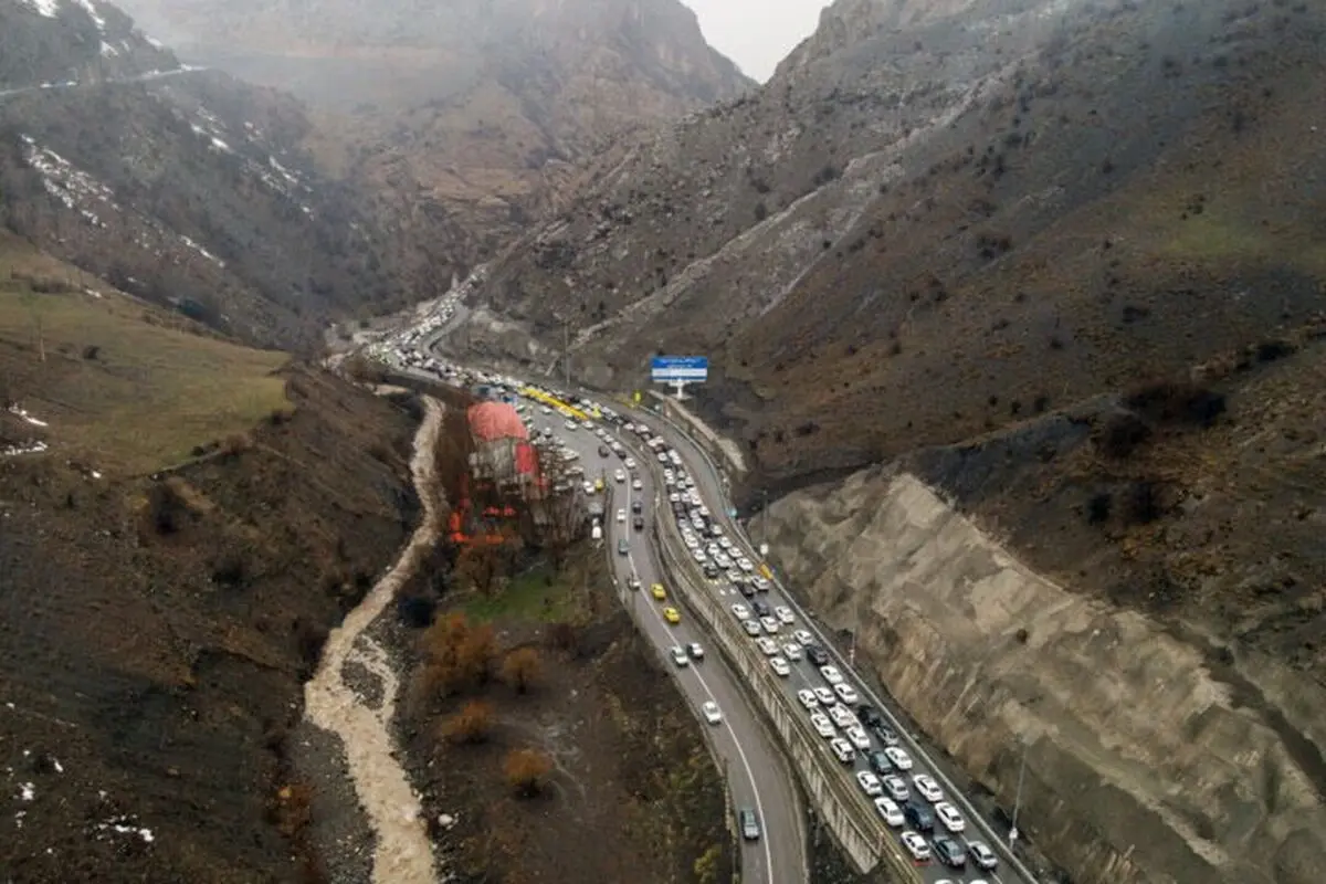 ترافیک سنگین در چالوس و آزادراه تهران-شمال/ ممنوعیت تردد از مرزن‌آباد به سمت تهران از ساعت ۱۱