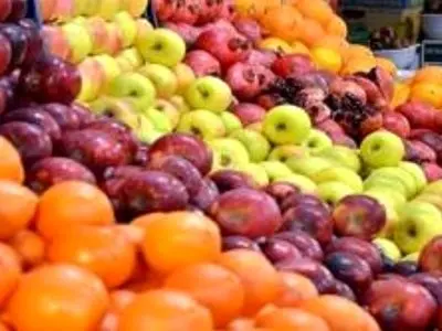 توزیع بیش از ۶ تن میوه شب عید در صومعه سرا