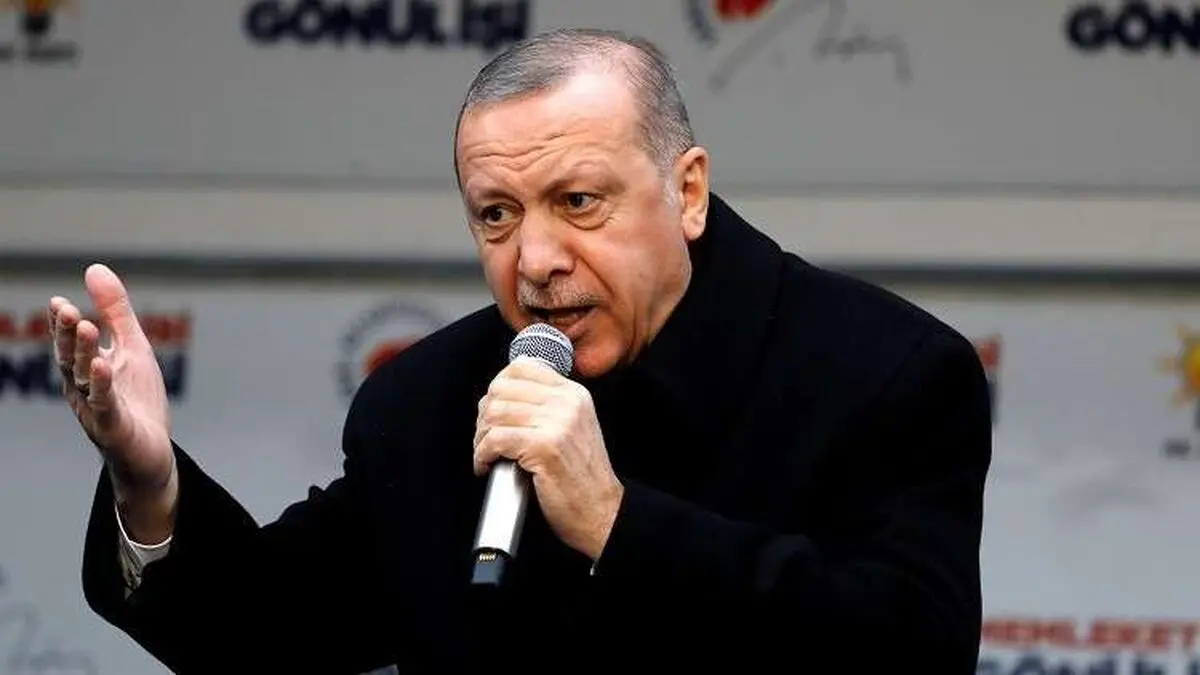 أردوغان للأمریکیین: ترسلون 23 ألف شاحنة أسلحة للإرهابیین وترفضون بیعها لنا