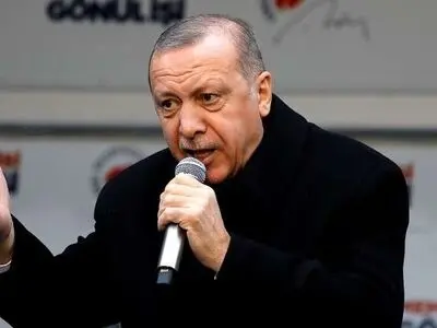 أردوغان للأمریکیین: ترسلون 23 ألف شاحنة أسلحة للإرهابیین وترفضون بیعها لنا