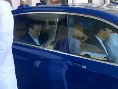 حرکت هیات ایرانی به محل برگزاری سومین دور مذاکرات غیر مستقیم ایران و آمریکا + فیلم