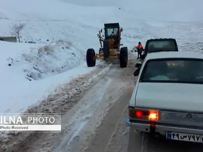 بارش برف در محور کرج ـ چالوس؛ هشدار پلیس راه البرز درباره لغزندگی و ریزش سنگ