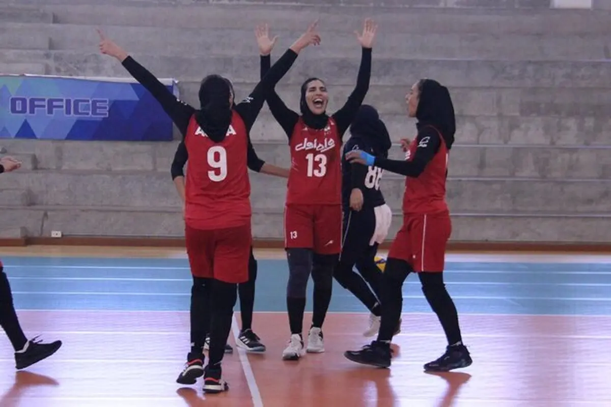 پیروزی زنان والیبال ایران در مصاف با جوانان تایلند 
